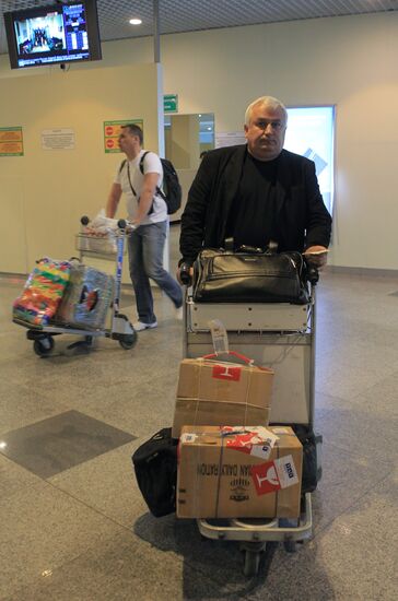Plane from Tbilisi arrives in Moscow