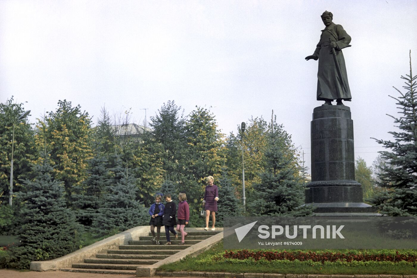 Monument to Mikhail Frunze