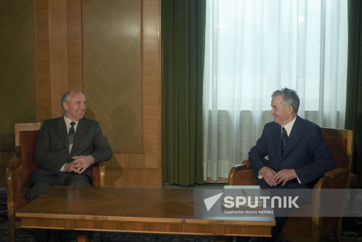 Mikhail Gorbachev meeting with Nicolae Ceauşescu