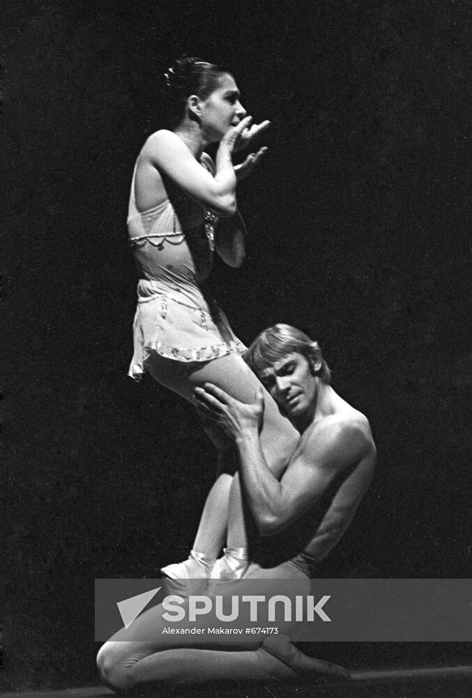 Yekaterina Maximova and Vladimir Vasilyev