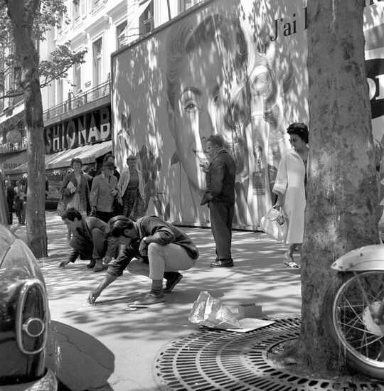 Pavement artists