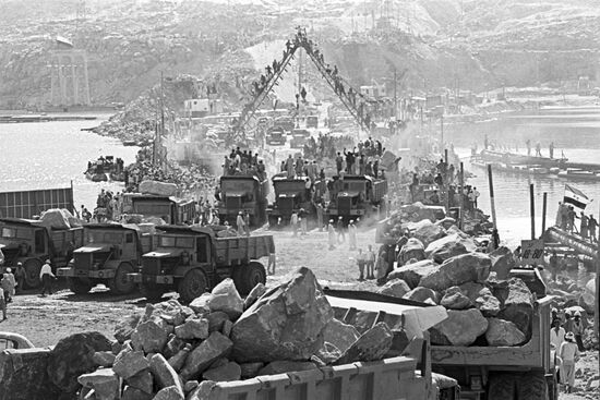 Construction of the new Aswan High Dam
