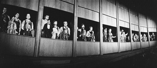 Finale of "Don Juan 77" puppet show