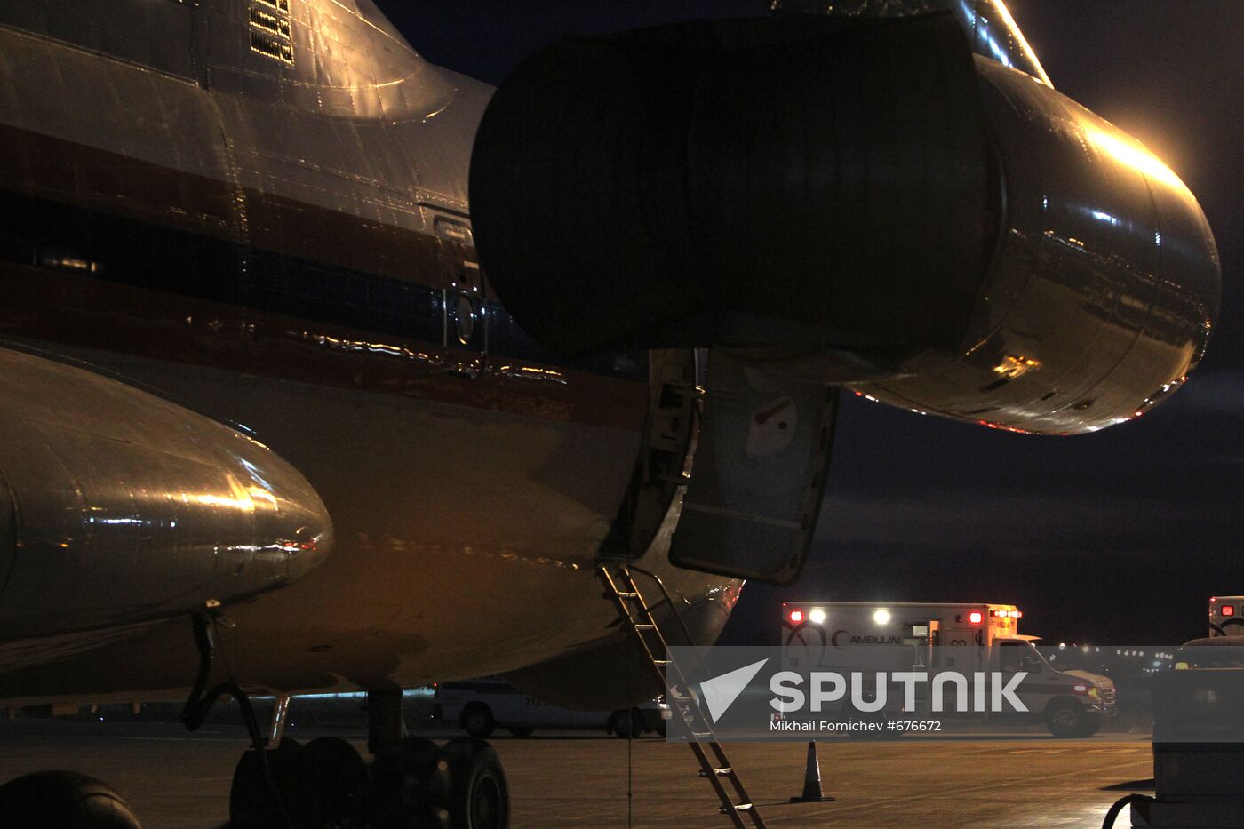 Transport aircraft and ambulance