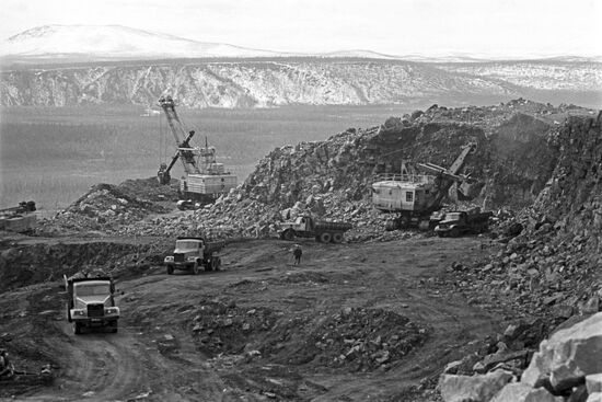 Neryunga open-pit mine
