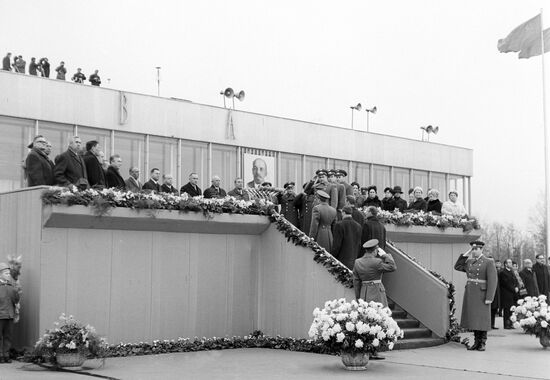 Welcome ceremony for Soyuz-6, Soyuz-7, Soyuz-8 space crews
