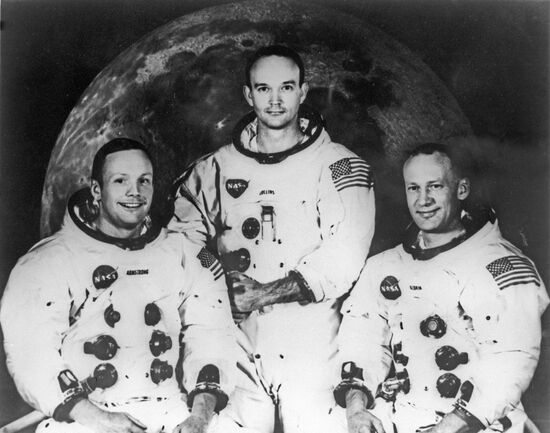 Crew of Apollo-11 spacecraft