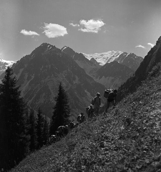 Ascending Talgar pass