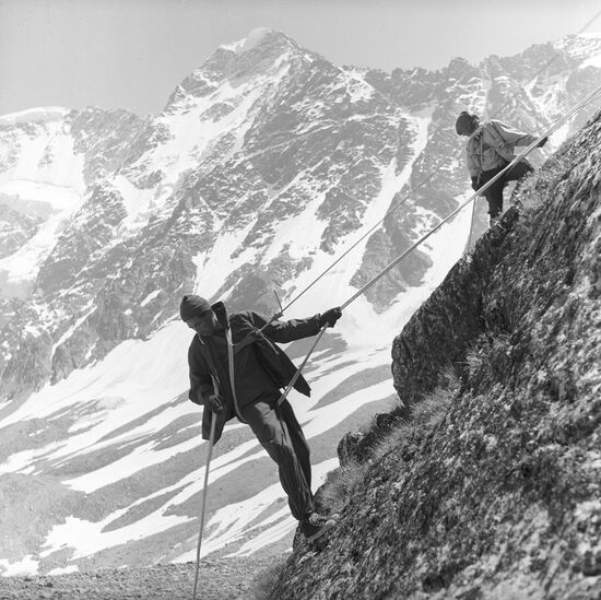 Mountain-climbers training