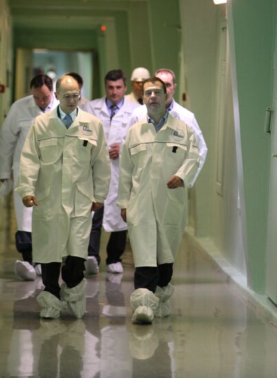 President Medvedev visits Leningrad Nuclear Power Plant