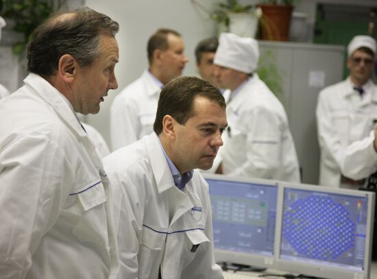 President Medvedev visits Leningrad Nuclear Power Plant