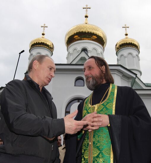 Vladimir Putin attends church in Nevskaya Dubrovka