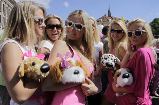 International Blonde Parade