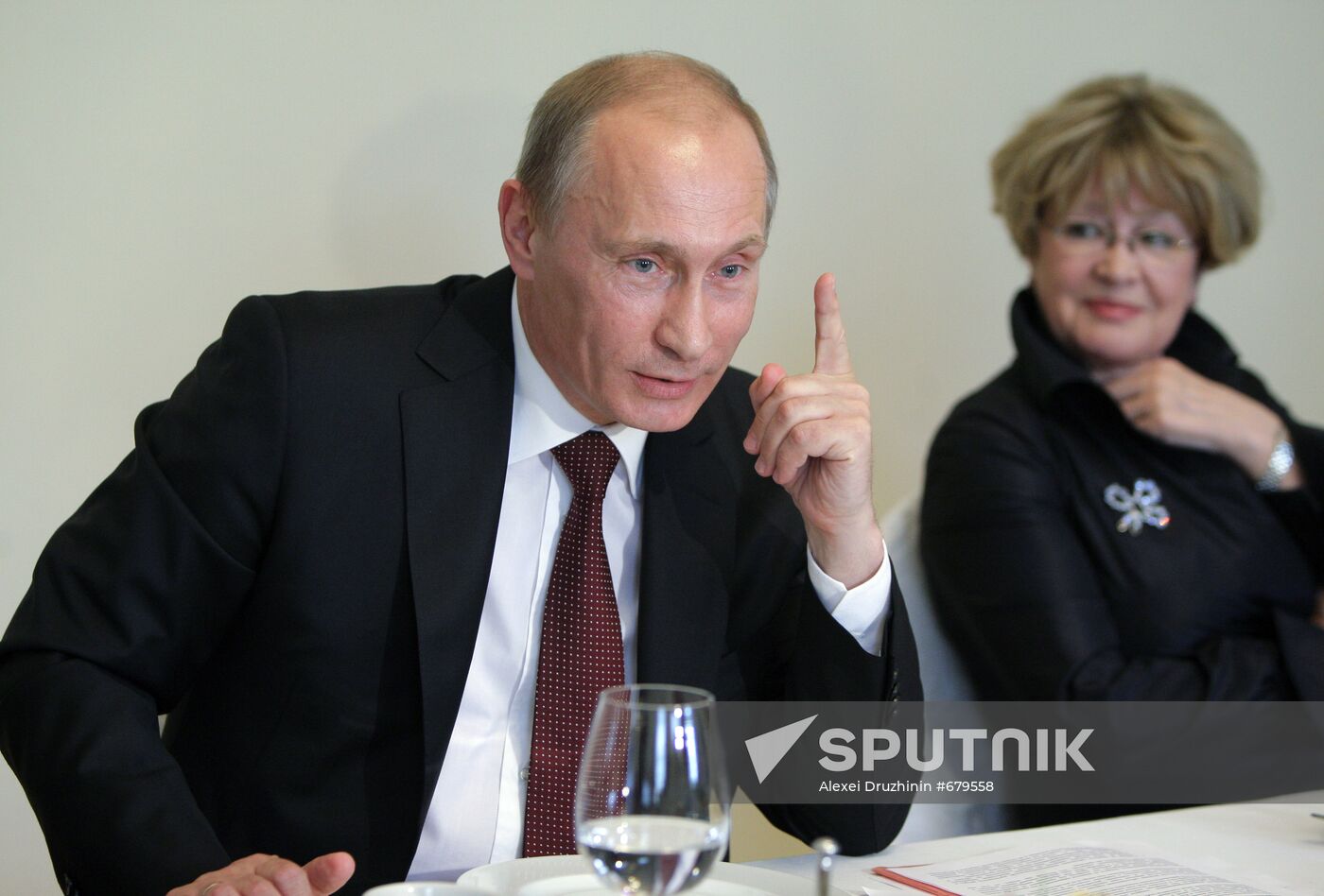 Vladimir Putin meets "Little Prince" event organizers