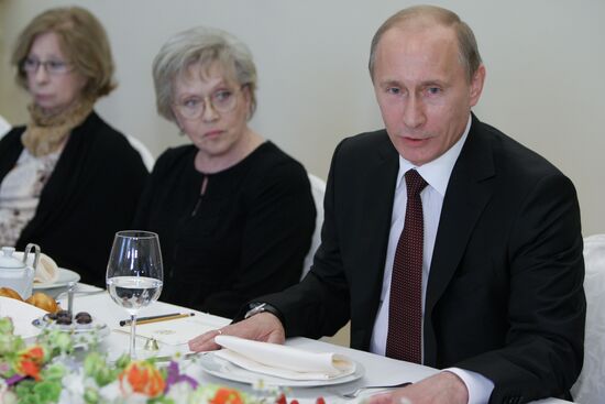 Vladimir Putin meets "Little Prince" event organizers