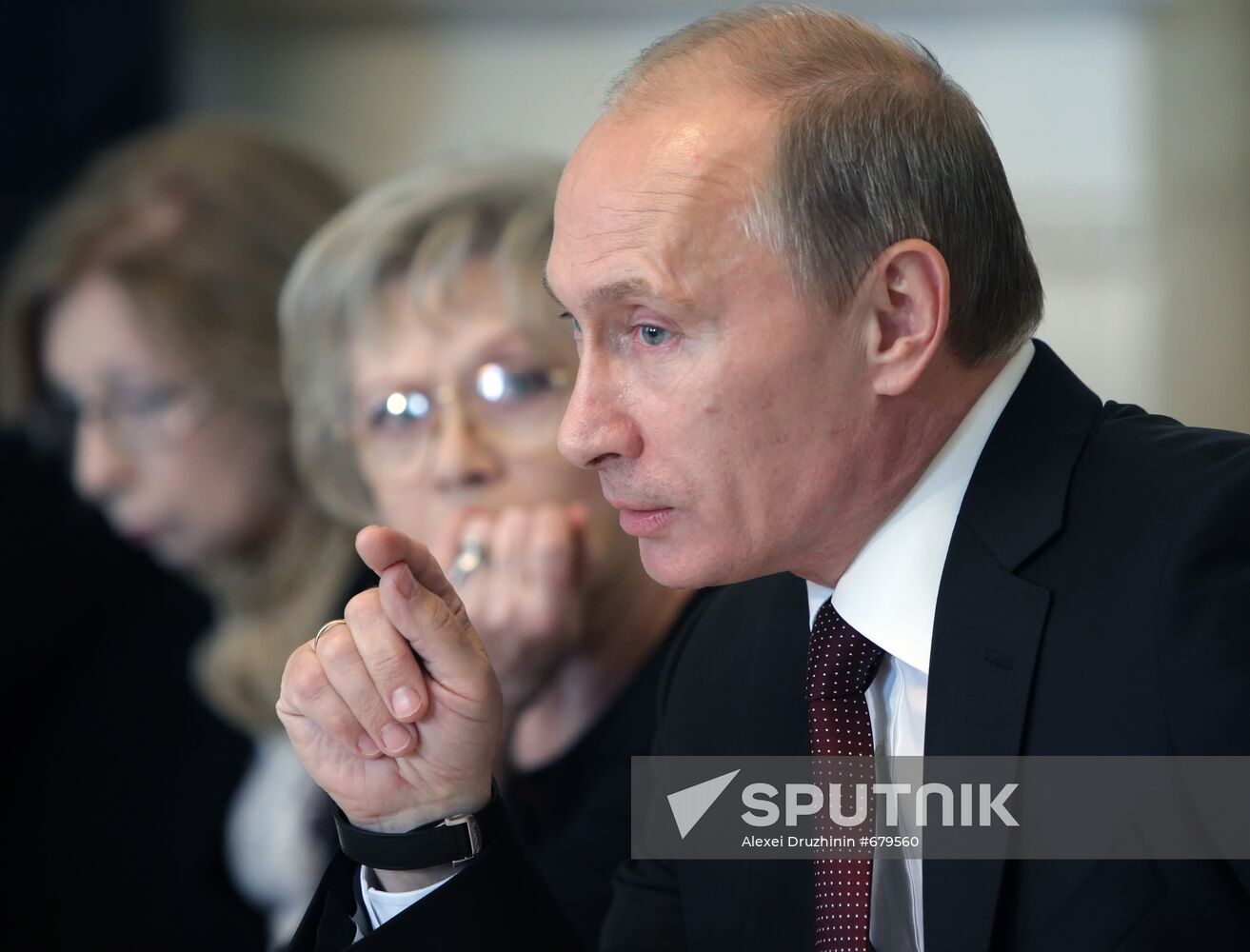 Vladimir Putin meets "Little Prince" event organizers