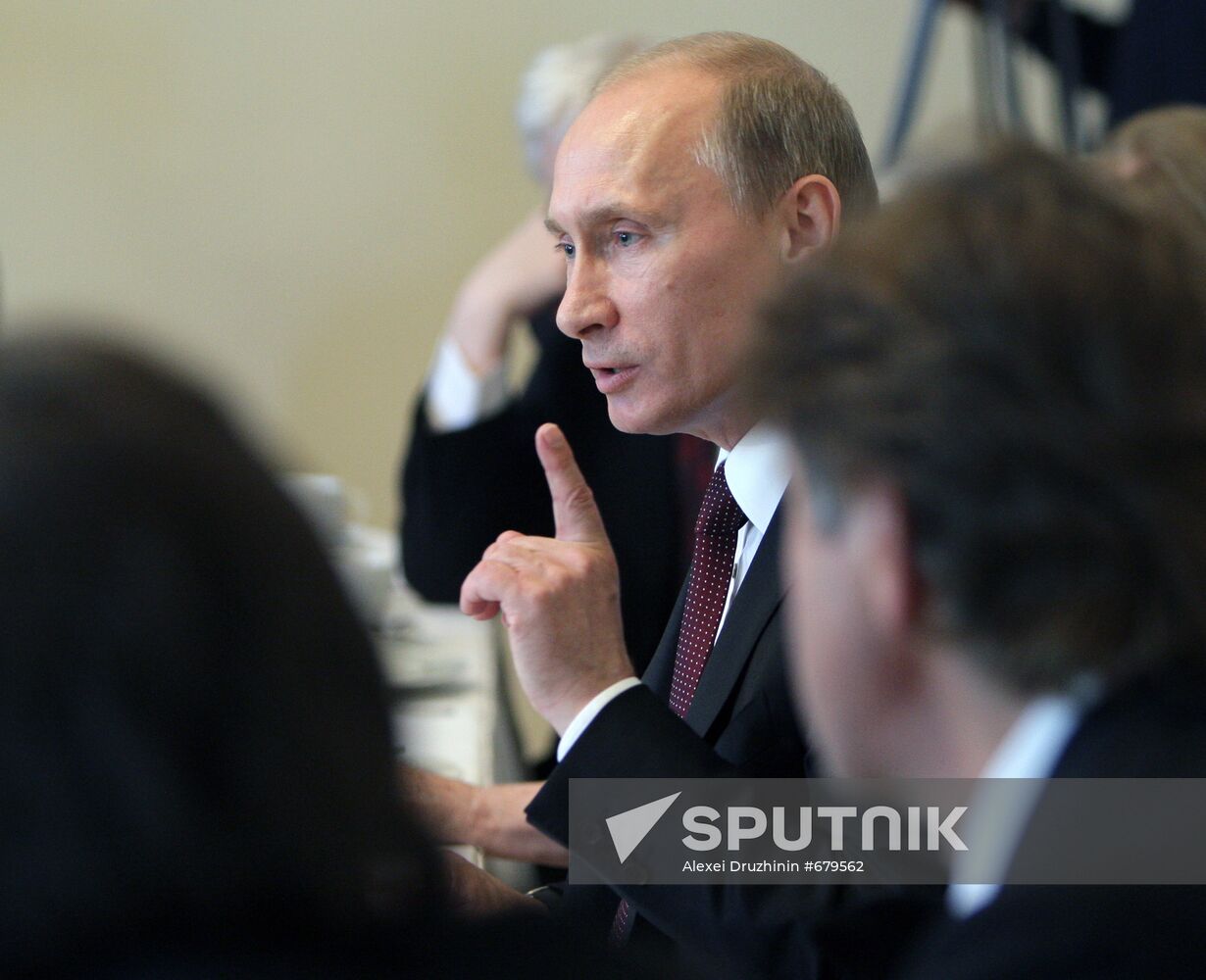 Vladimir Putin meets "Little Prince" event organizers