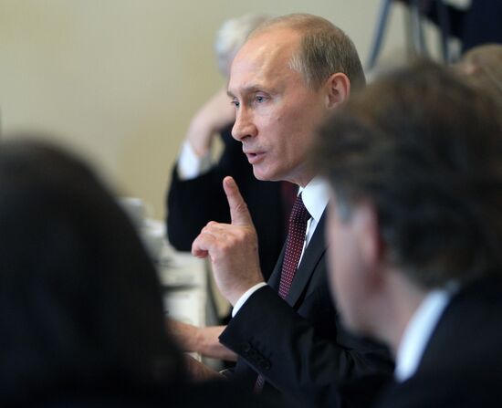 Vladimir Putin meets "Little Prince" event organizers