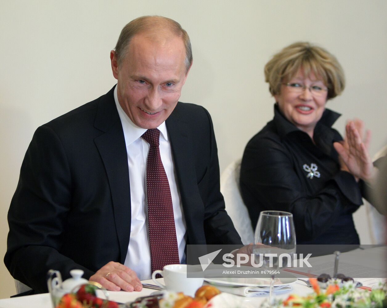 Vladimir Putin meets "Little Prince" event organizers