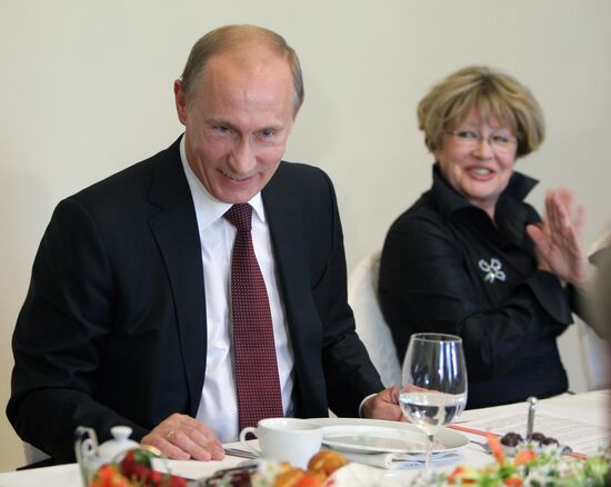 Vladimir Putin meets "Little Prince" event organizers