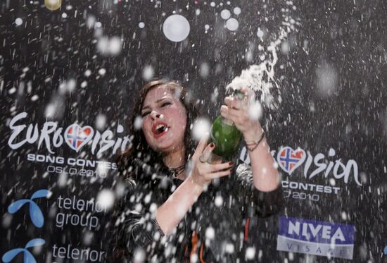 Germany's Lena Meyer-Landrut wins 2010 Eurovision Song Contest