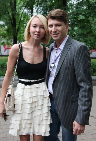 Alexei Yagudin with wife