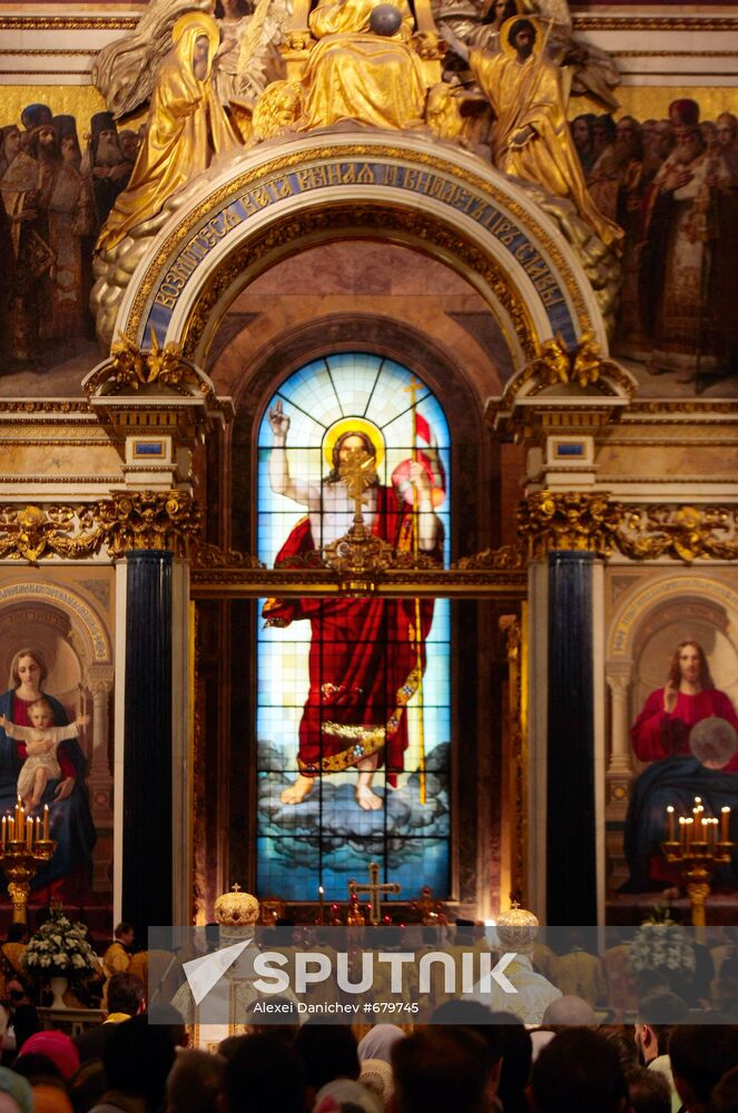 Patriarch Bartholomew and Patriarch Kirill hold joint service