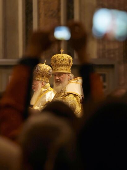 Patriarch Bartholomew and Patriarch Kirill hold joint service