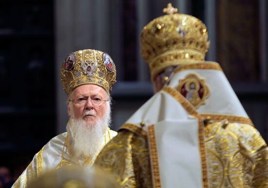 Patriarch Bartholomew and Patriarch Kirill hold joint service