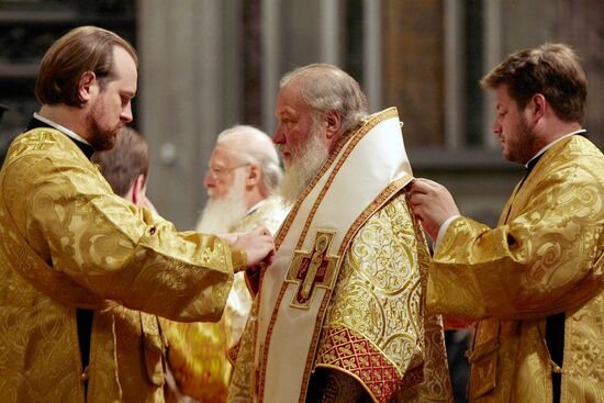 Patriarch Bartholomew and Patriarch Kirill hold joint service