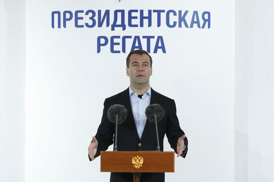 Dmitry Medvedev awards President's Cup Regatta winners