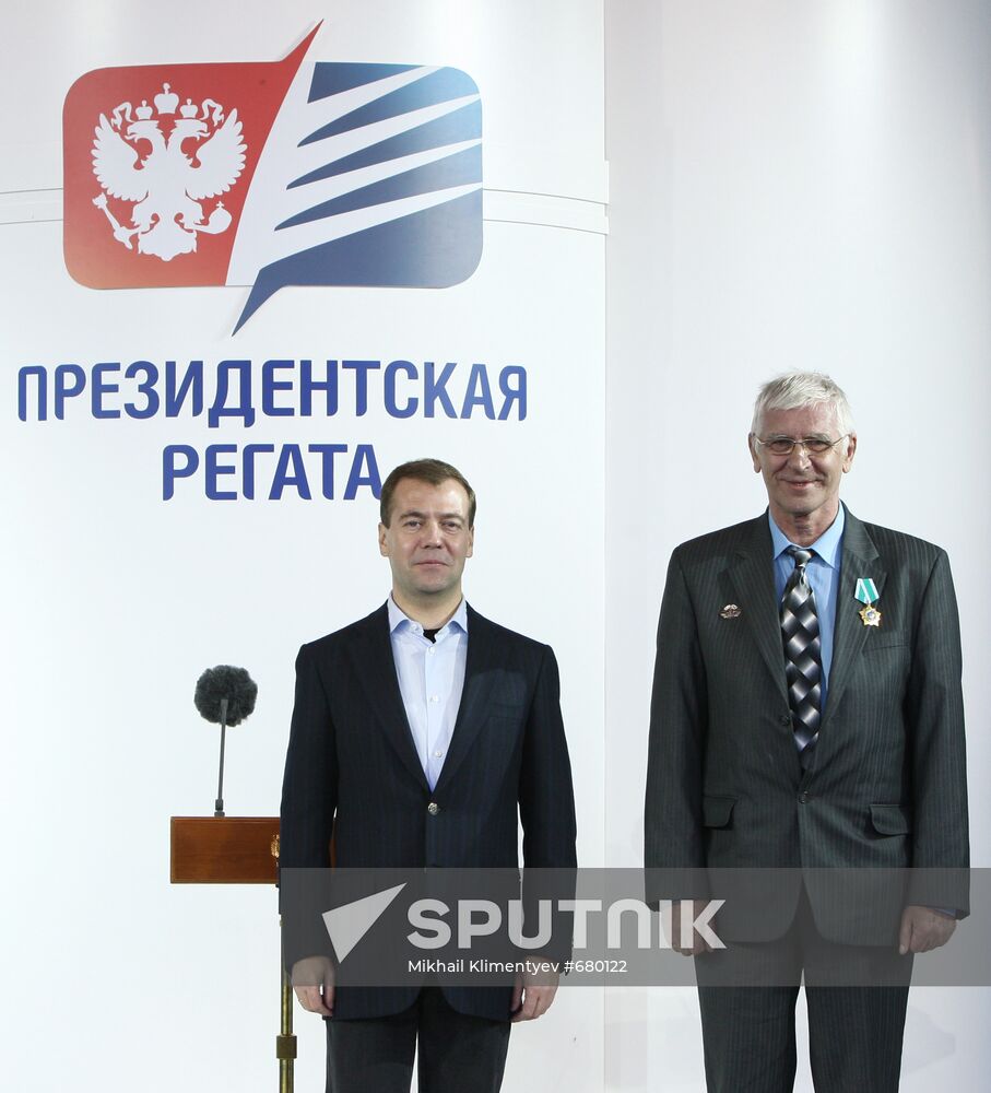 Dmitry Medvedev bestows awards to renowned Russian rowers