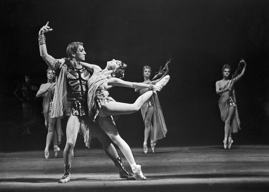 Ballet dancers Svetlana Adyrkhayeva and Maris Liepa