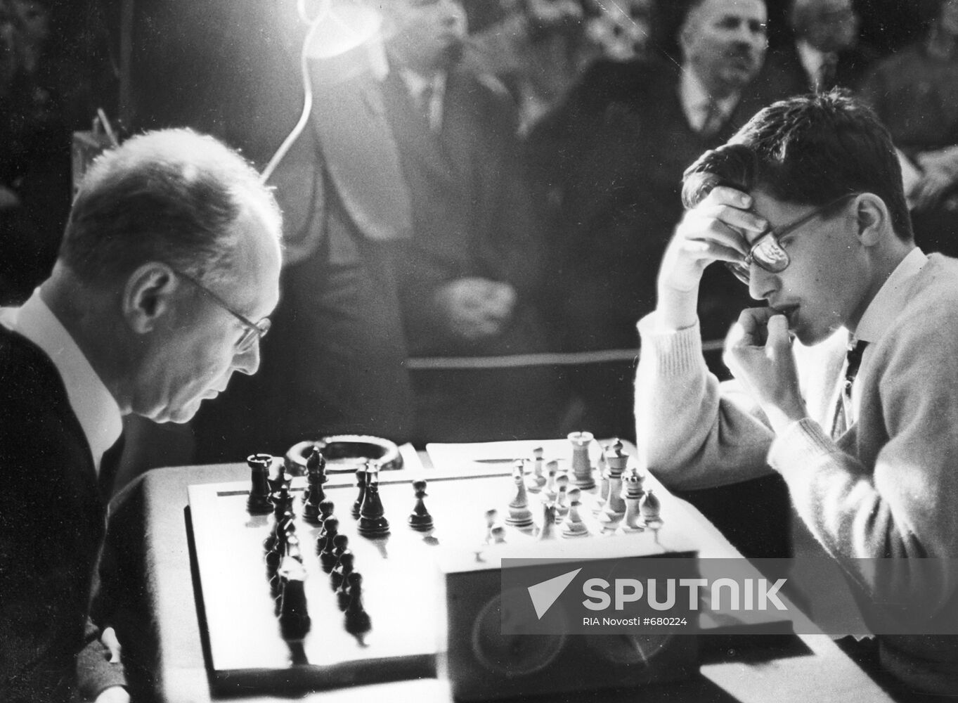 Chess players Mikhail Botvinnik and Henrique Mecking