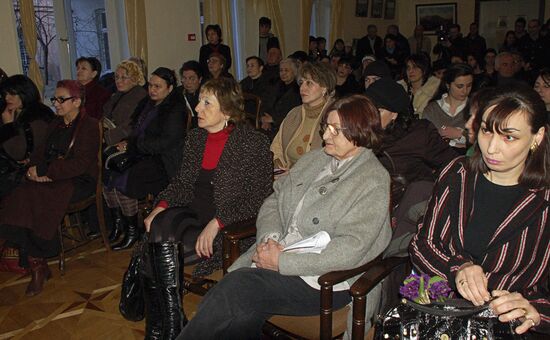Writer and poet Tamaz Chiladze meets with readers