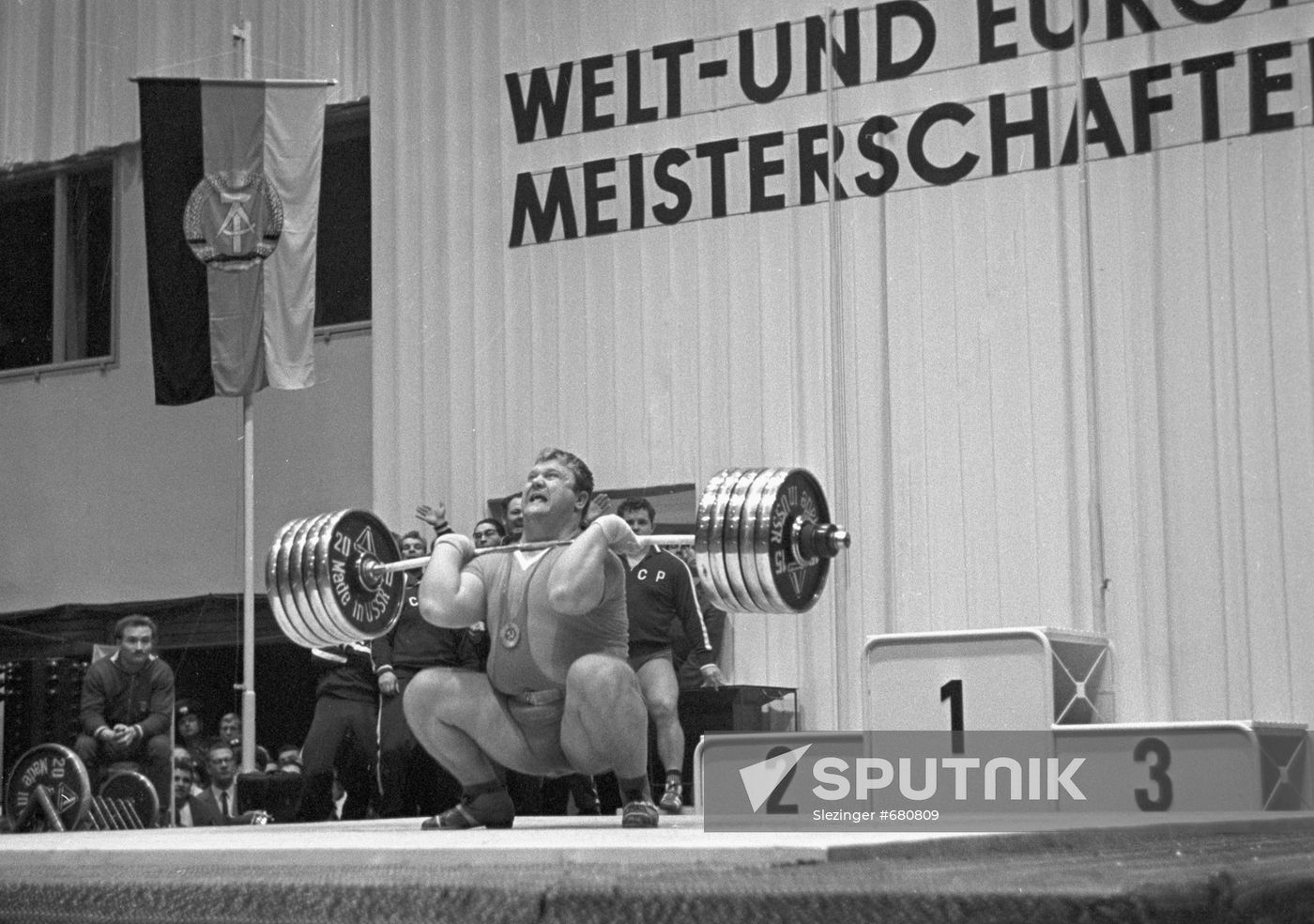 Weight lifter Leonid Zhabotinsky