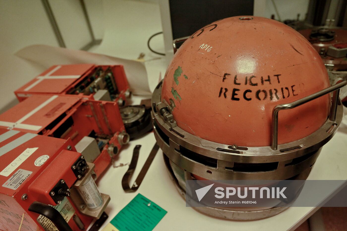 Flight recorders from Polish President Lech Kaczynski's plane