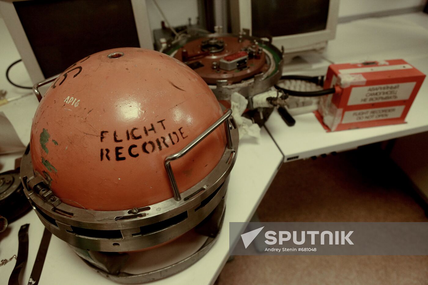 Flight recorders from Polish President Lech Kaczynski's plane