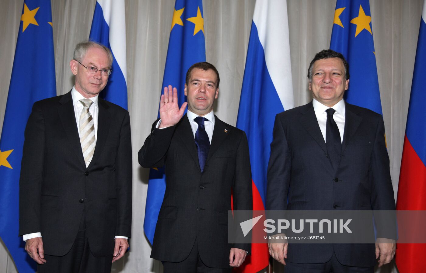 Dmitry Medvedev takes part in Russia-EU summit