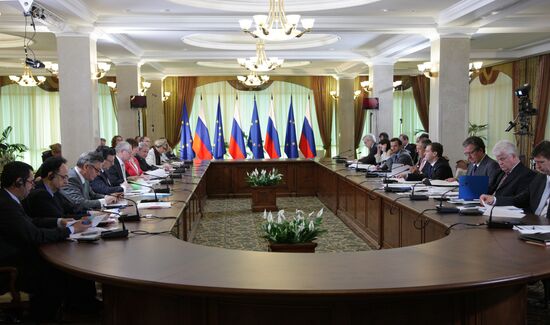 Dmitry Medvedev takes part in Russia-EU summit