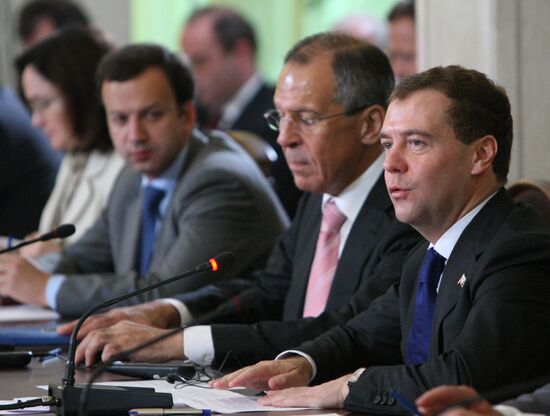 Dmitry Medvedev takes part in Russia-EU summit