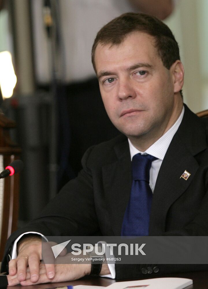 Dmitry Medvedev takes part in Russia-EU summit