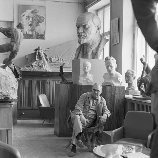 "Sculptor Y. Vuchetich"