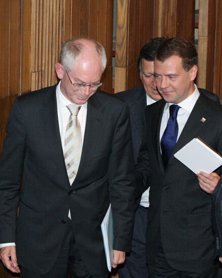 Dmitry Medvedev takes part in Russia-EU summit