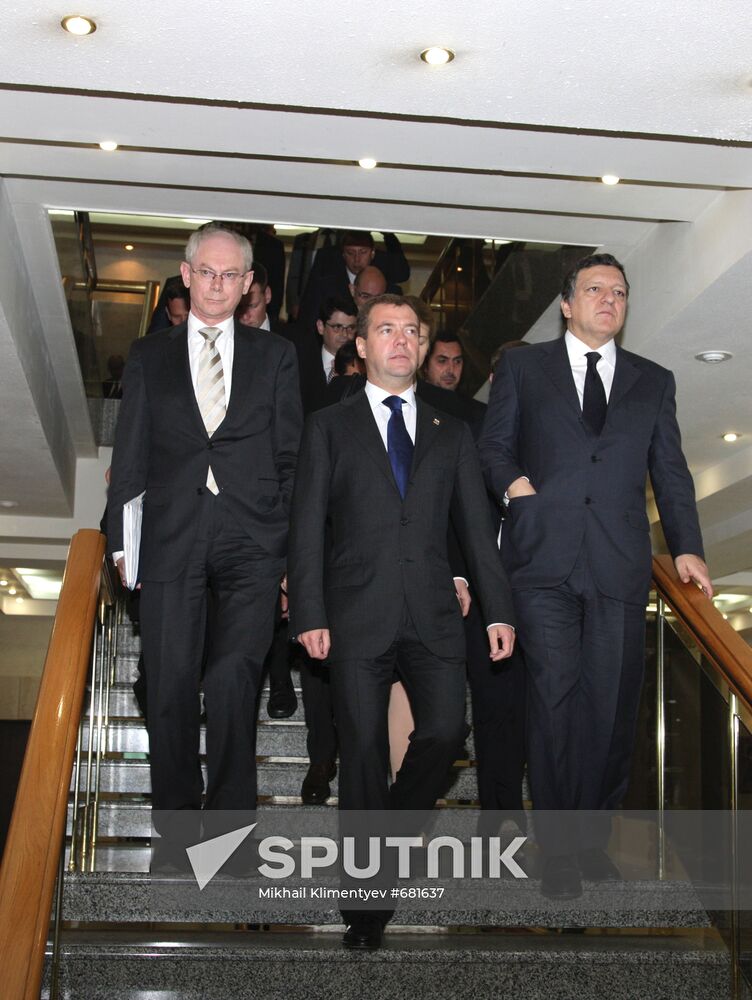 Dmitry Medvedev takes part in Russia-EU summit