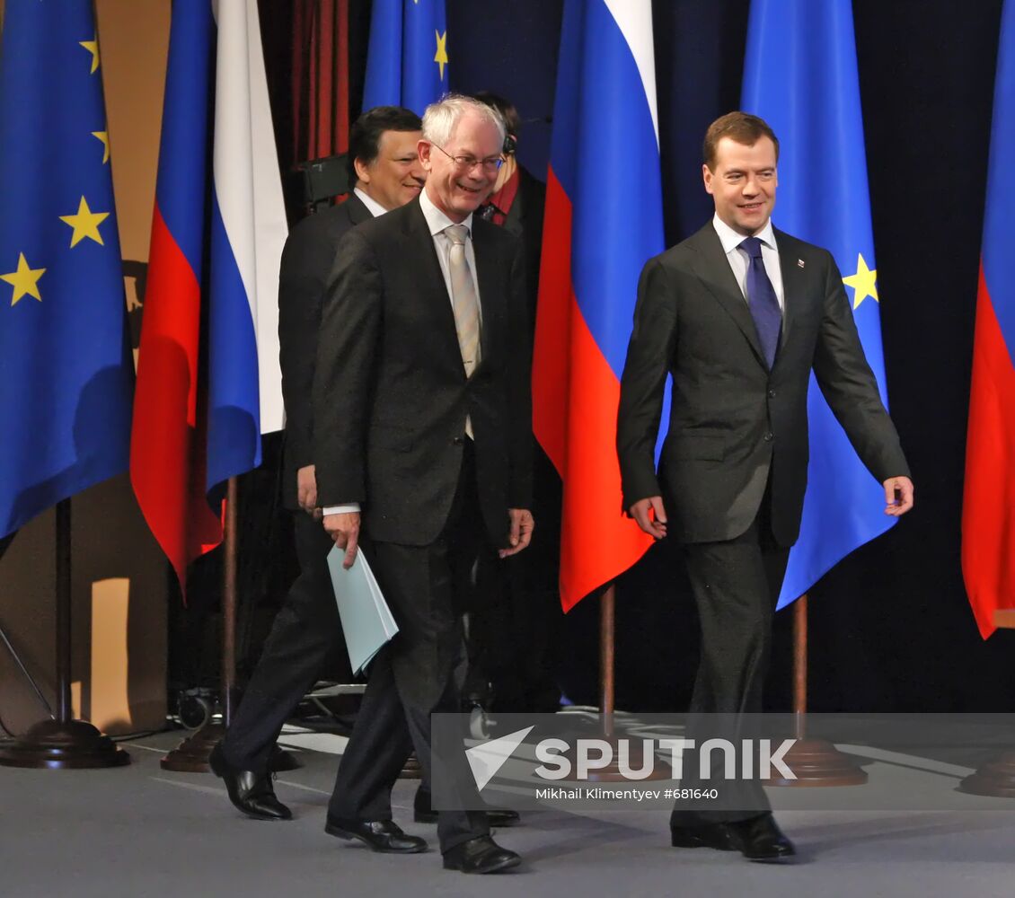 Dmitry Medvedev takes part in Russia-EU summit