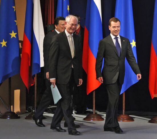 Dmitry Medvedev takes part in Russia-EU summit
