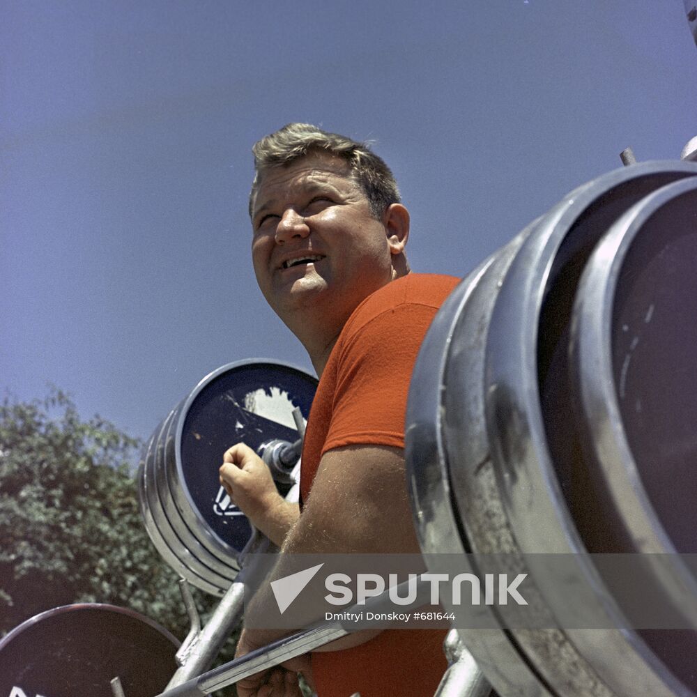 Weightlifter Leonid Zhabotinsky