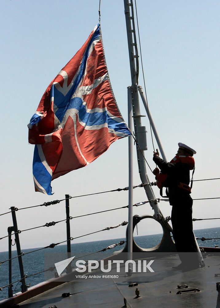 Guards' missile cruiser Varyag makes a trial sortie