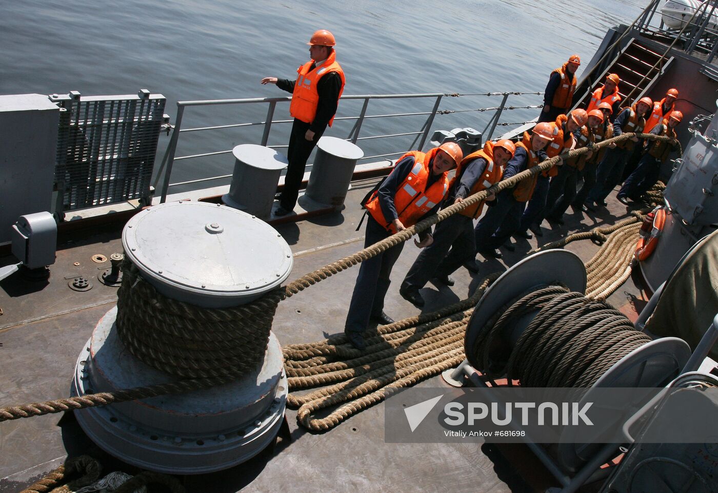 Guards' missile cruiser Varyag makes a trial sortie